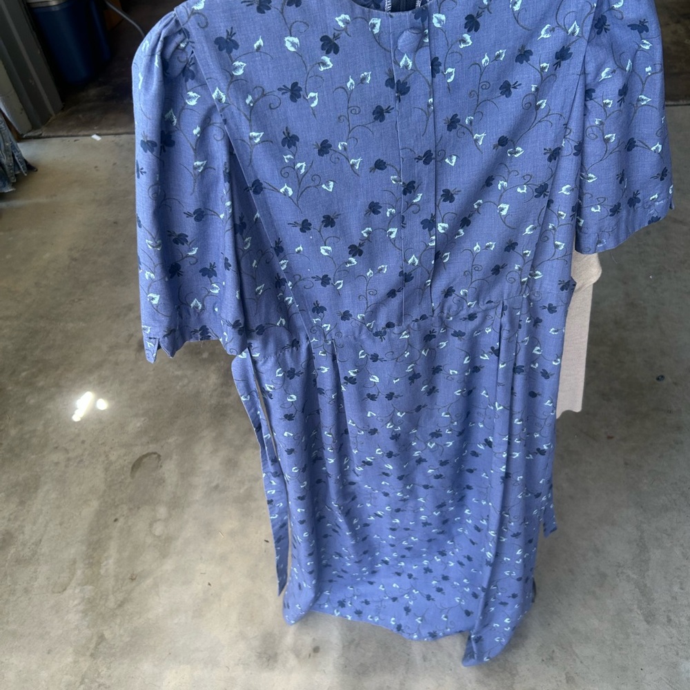 Elegant Blue Floral Midi Dress Amish style